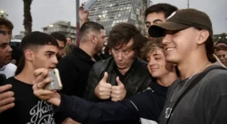 Fotos Blog 2 De la ilusión al desencanto ¿Por qué cada vez son menos las juventudes que creen en la democracia?