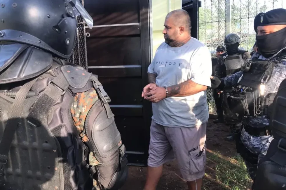 Aldo Dupié Ochoa el Lobo sale es sacado de la celda3