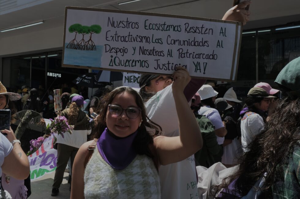 Esperanza González marcha junto a sus compañeras del MEE en el 8M. Foto: Kristhal Figueroa