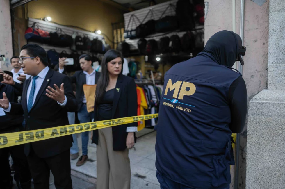 El MP llega al Congreso a realizar una diligencia el día que se elige magistrados de la CC