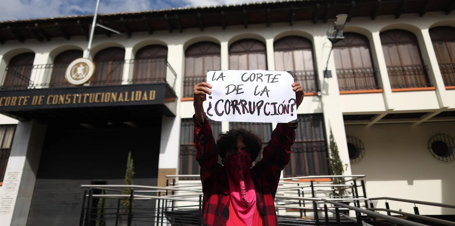 Estudiantes, docentes y profesionales exigen elecciones transparentes en la Usac