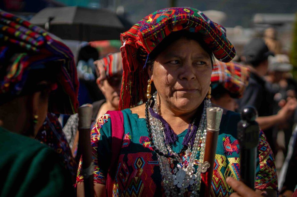 La alcaldesa indígena de Chajul, Engracia Reina Mendoza, en marzo de 2026 durante su participación en la marcha conmemorativa del día internacional de la mujer, en las calles de Nebaj. Foto: Nathalie Quan.