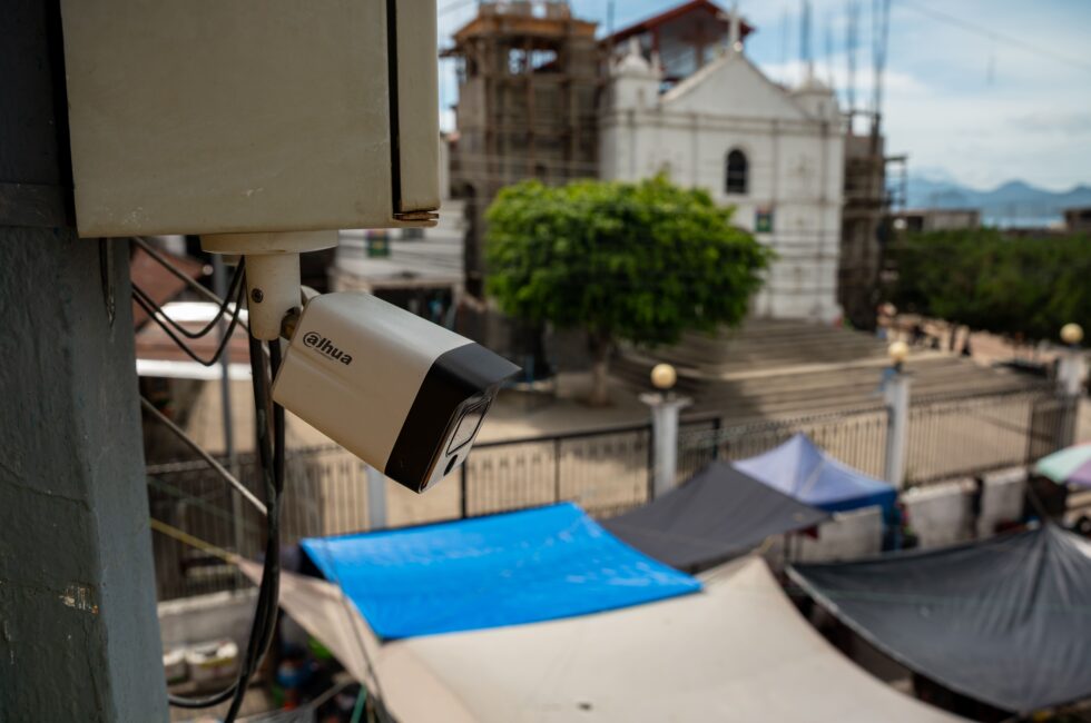 Una de las cámaras de videovigilancia en San Pablo La Laguna, Sololá. Foto: Luis González. 